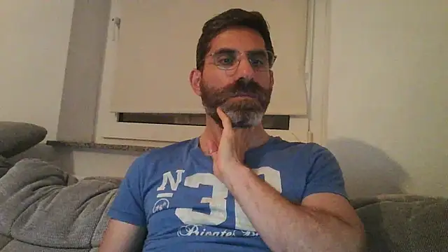 Snapshot of alcatraz009 chatting on October 1, 2025, 6:45 pm alcatraz009 online show from October 1, 2025, 6:45 pm