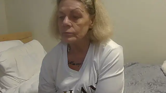 housewife shantie online show from October 15, 2025, 10:23 am