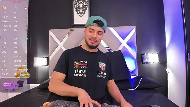 Snapshot of Tommidubois chatting on March 4, 2025, 8:13 am Tommidubois online show from March 4, 2025, 8:13 am