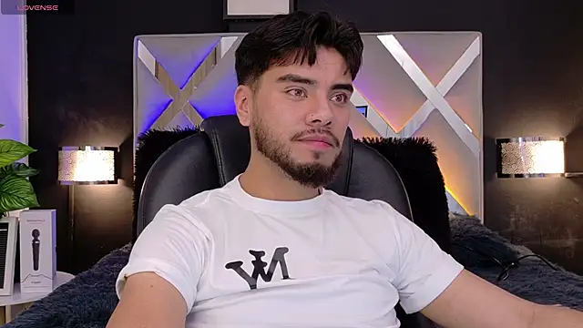 Snapshot of Tommidubois chatting on September 13, 2025, 4:23 am Tommidubois online show from September 13, 2025, 4:23 am