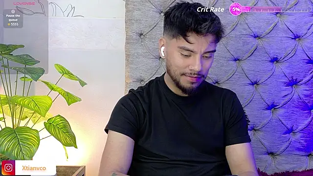 Snapshot of Tommidubois chatting on September 21, 2025, 1:44 am Tommidubois online show from September 21, 2025, 1:44 am