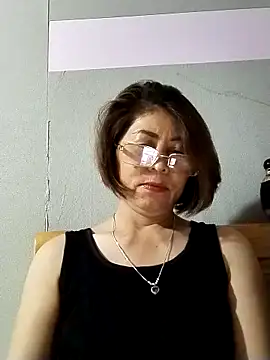 Baby-tits2024 online show from March 21, 2025, 3:02 pm