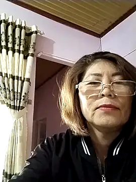 Baby-tits2024 online show from March 4, 2025, 11:54 pm