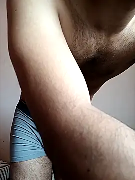 Vignesh3246 online show from September 23, 2025, 4:41 am