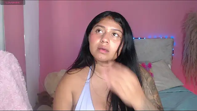 Snapshot of alinakiss chatting on February 8, 2026, 8:56 am alinakiss online show from February 8, 2026, 8:56 am