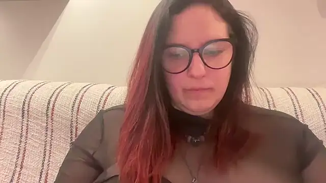 Snapshot of Maca_M2 chatting on December 31, 2024, 12:00 am Maca M2 online show from December 31, 2024, 12:00 am
