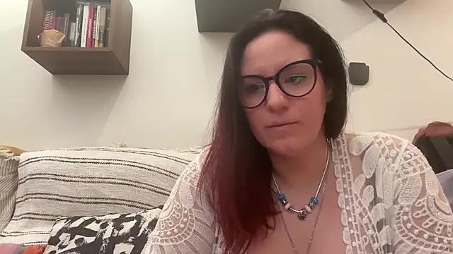 Snapshot of Maca_M2 chatting on December 15, 2024, 2:30 am Maca M2 online show from December 15, 2024, 2:30 am