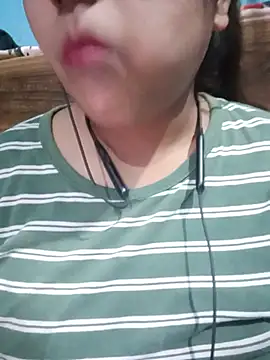 Love-Veronica online show from July 17, 2026, 1:41 pm