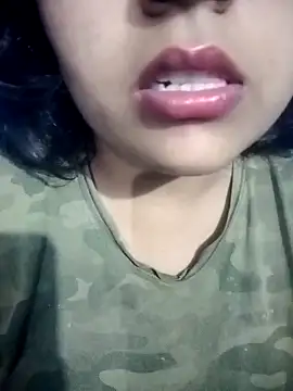 Love-Veronica online show from March 24, 2026, 9:04 pm