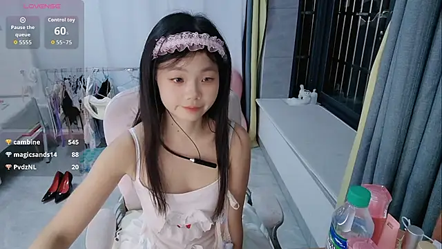 Lena-yyds online show from September 20, 2025, 2:22 pm