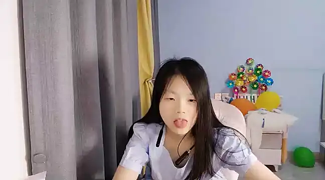 Lena-yyds online show from March 3, 2025, 1:34 pm