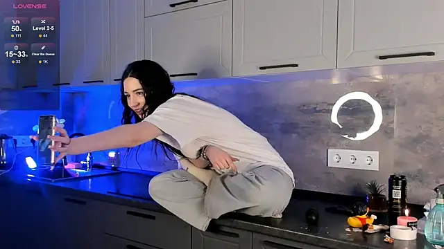 JoanBartram online show from December 26, 2024, 1:51 am