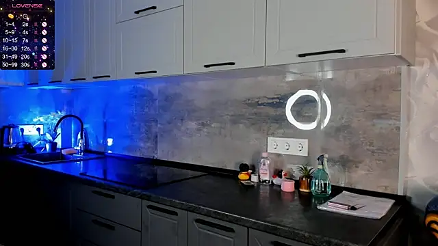 JoanBartram online show from December 30, 2024, 2:08 pm