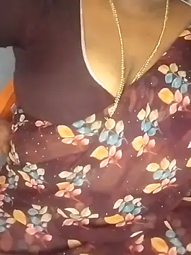 Snapshot of Sexy_Radhikaa chatting on September 27, 2025, 4:18 am Sexy Radhikaa online show from September 27, 2025, 4:18 am