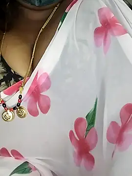 Snapshot of Sexy_Radhikaa chatting on November 12, 2025, 5:22 am Sexy Radhikaa online show from November 12, 2025, 5:22 am