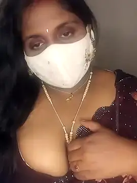 Snapshot of Sexy_Radhikaa chatting on March 17, 2025, 4:43 pm Sexy Radhikaa online show from March 17, 2025, 4:43 pm