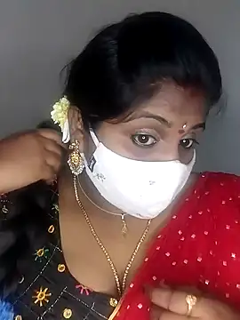 Snapshot of Sexy_Radhikaa chatting on February 18, 2025, 4:26 am Sexy Radhikaa online show from February 18, 2025, 4:26 am