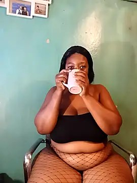curvyloneah75 online show from March 3, 2025, 6:20 am