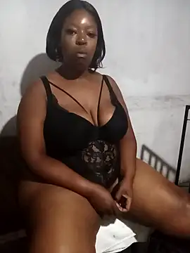 curvyloneah75 online show from February 3, 2025, 6:39 pm