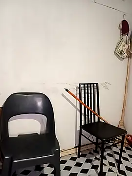 curvyloneah75 online show from October 18, 2025, 4:03 am