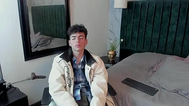 MattiDeLuca online show from February 2, 2025, 5:48 pm