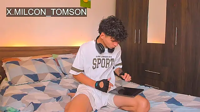 Milcon Thomson online show from September 15, 2025, 8:42 pm