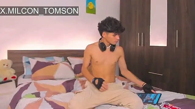 Milcon Thomson online show from September 17, 2025, 11:29 pm