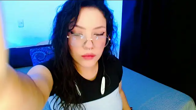 DollCam   online show from October 24, 2025, 1:26 am