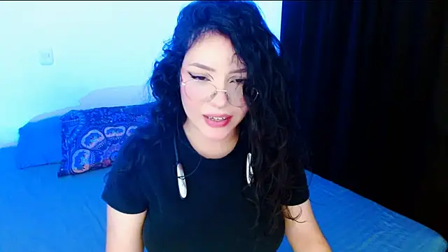 DollCam   online show from October 7, 2025, 11:17 pm