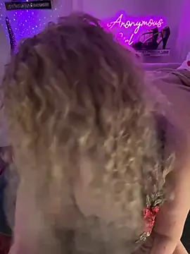 CurvyAnonymousGirl89 online show from February 3, 2026, 8:47 pm