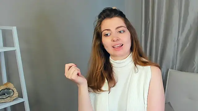 Snapshot of AraHadwin chatting on December 10, 2024, 8:08 am AraHadwin online show from December 10, 2024, 8:08 am