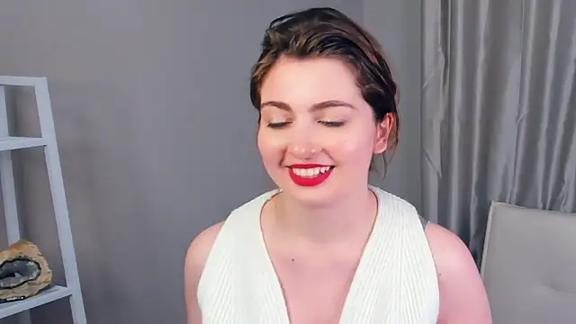 Snapshot of AraHadwin chatting on December 10, 2024, 12:16 pm AraHadwin online show from December 10, 2024, 12:16 pm