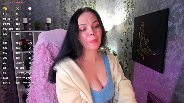 Emma Rolland online show from January 4, 2025, 2:46 am