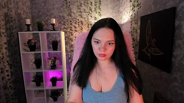 Emma Rolland online show from January 8, 2025, 11:41 pm