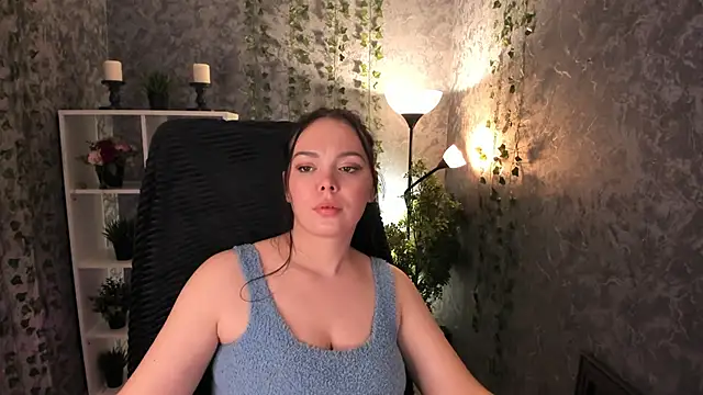 Emma Rolland online show from December 28, 2024, 2:43 am