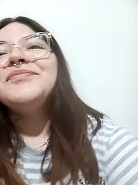 fresitaju online show from November 11, 2025, 5:35 am