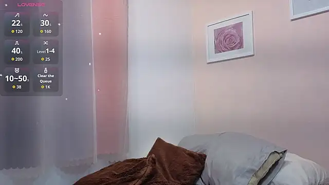 Snapshot of ZoeSmith6 chatting on October 14, 2025, 1:34 pm ZoeSmith6 online show from October 14, 2025, 1:34 pm