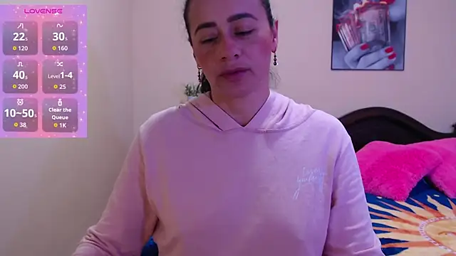 Snapshot of sara_florez1 chatting on October 8, 2025, 11:01 am sara florez1 online show from October 8, 2025, 11:01 am