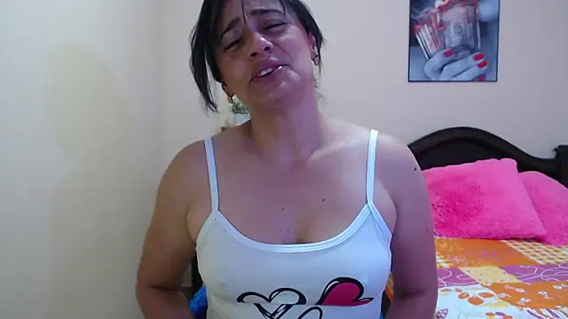 Snapshot of sara_florez1 chatting on September 27, 2025, 10:43 am sara florez1 online show from September 27, 2025, 10:43 am