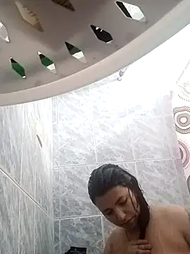 Naomy veracruz  online show from April 10, 2026, 11:06 am