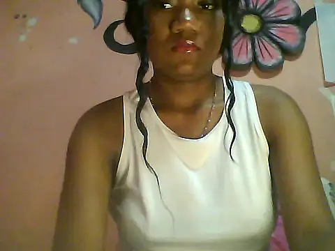 Snapshot of Fariana01 chatting on January 25, 2025, 11:22 pm Fariana01 online show from January 25, 2025, 11:22 pm