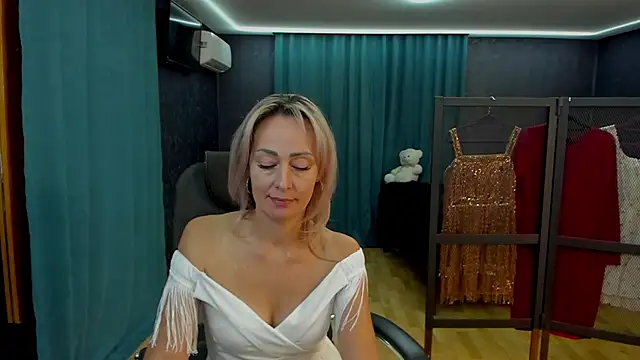 Snapshot of Julia_Cherry_ chatting on October 11, 2025, 2:18 pm Julia Cherry online show from October 11, 2025, 2:18 pm