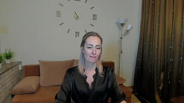 Snapshot of Julia_Cherry_ chatting on December 29, 2024, 11:39 pm Julia Cherry online show from December 29, 2024, 11:39 pm