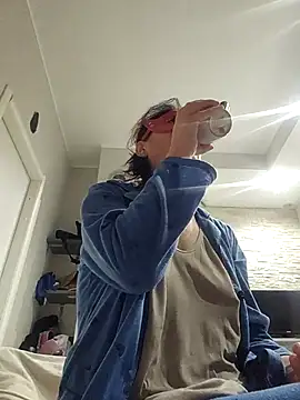 Snapshot of Vagabondainnamorata chatting on November 13, 2025, 3:32 am Vagabondainnamorata online show from November 13, 2025, 3:32 am