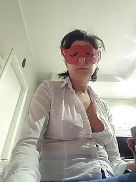 Vagabondainnamorata online show from March 17, 2026, 4:15 am