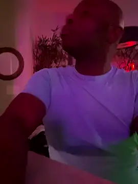 Snapshot of Bignc chatting on October 27, 2025, 12:28 pm Bignc online show from October 27, 2025, 12:28 pm