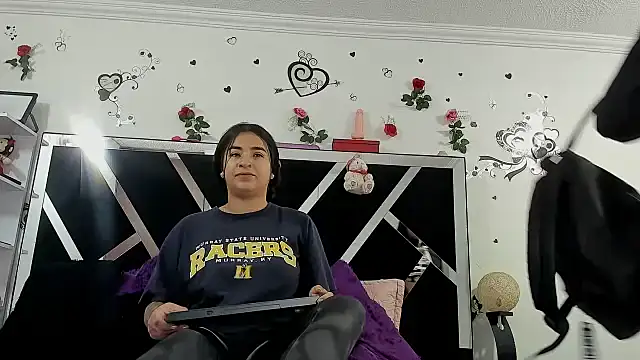 abby eemily online show from October 25, 2025, 12:17 pm