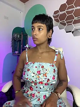 Snapshot of LollaByer chatting on September 22, 2025, 9:21 pm LollaByer online show from September 22, 2025, 9:21 pm