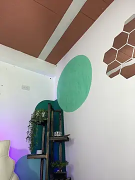 Snapshot of LollaByer chatting on September 26, 2025, 9:10 pm LollaByer online show from September 26, 2025, 9:10 pm