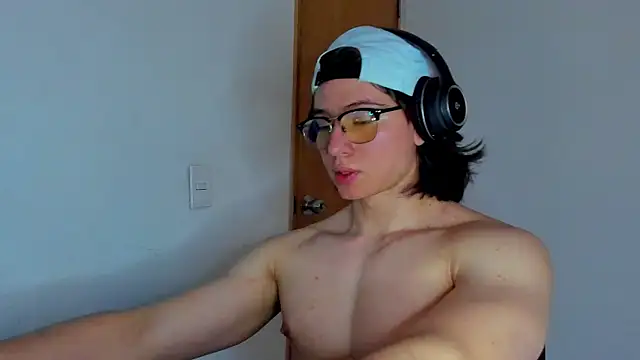 AngelBennet  online show from November 13, 2025, 10:24 pm